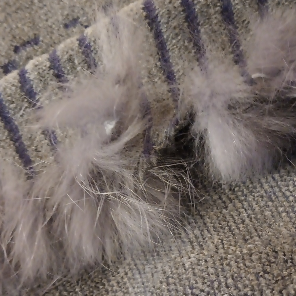 SAACHI Women's Faux Fur Shawl - Picture 6 of 6